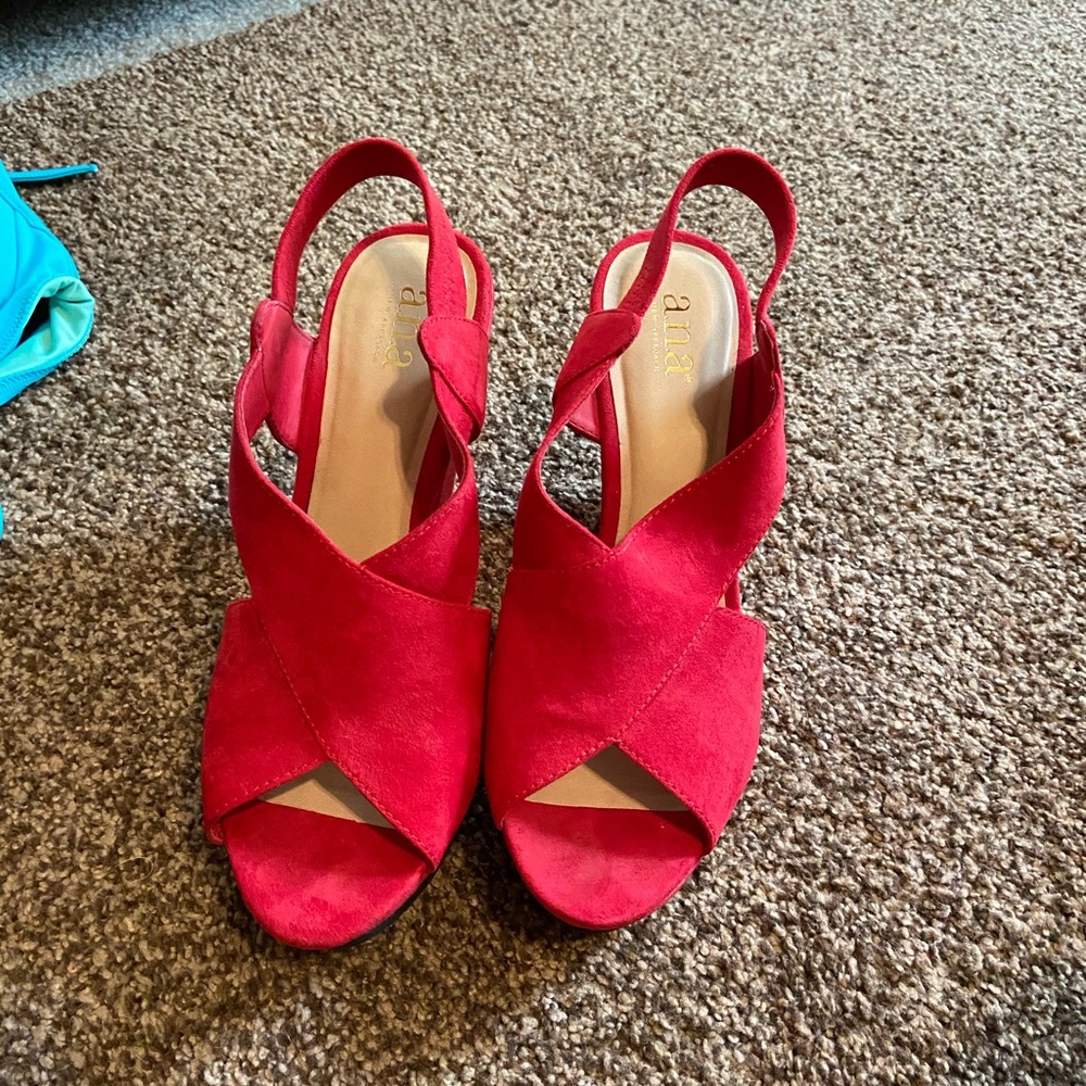 Red wedge